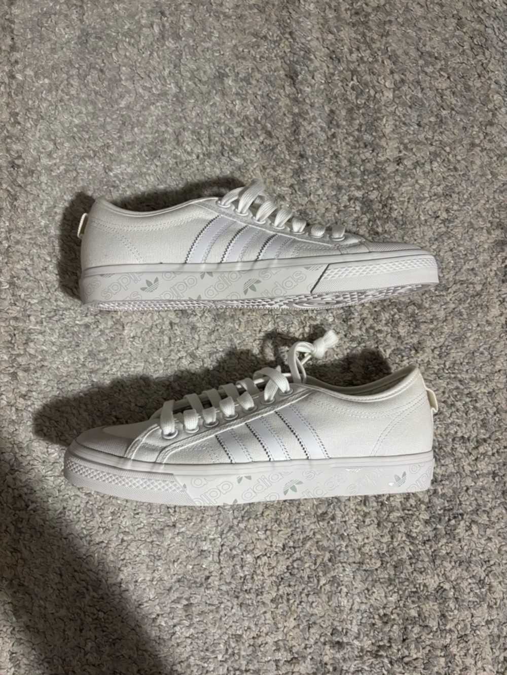 adidas Men’s White Low-Top Sneakers with Subtle Stripe Detail